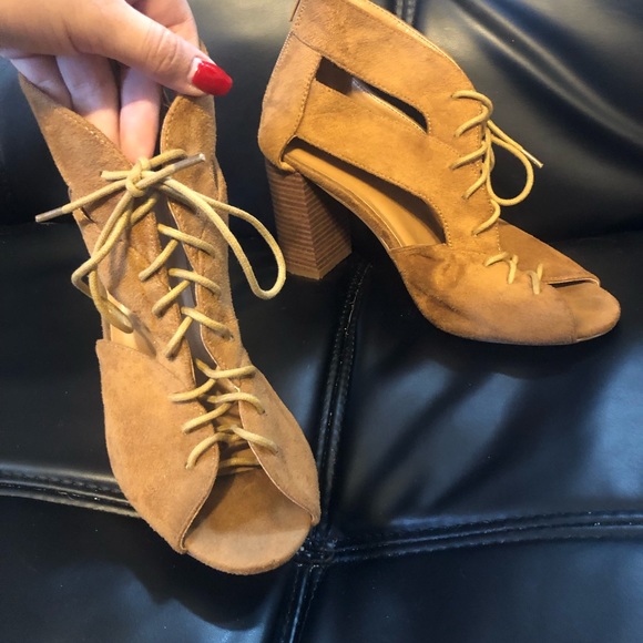 Lace up sandals - Picture 2 of 5